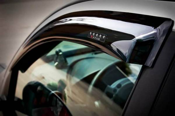 Автомобильные дефлекторы: зачем нужны, как выбрать и установить - фото