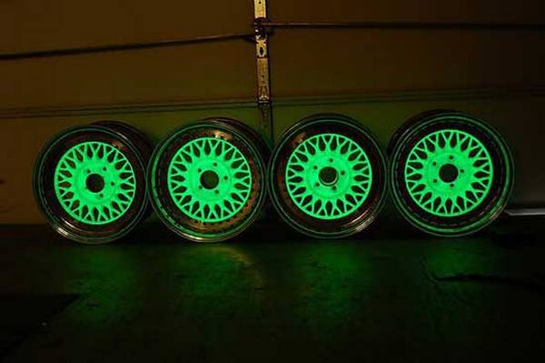 О покраске колесных дисков красками, светящимися в темноте с фото