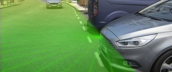 Ford внедрит технологию, обеспечивающую водителю 180-градусный обзор - фото