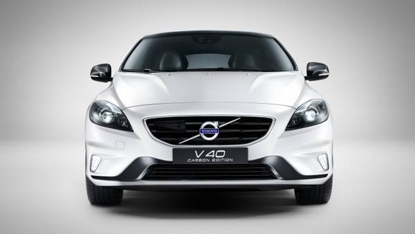 Volvo презентовала спецверсию V40 Carbon - фото